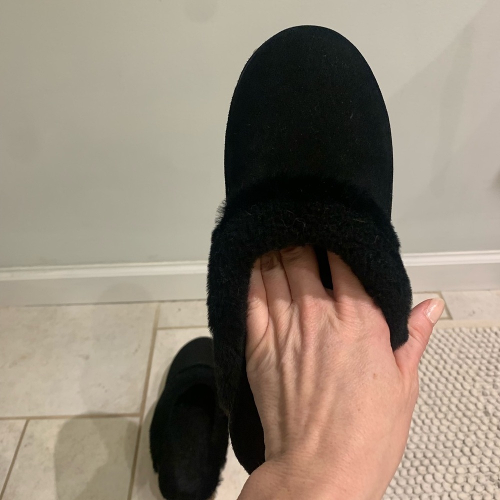 Cozy Sheepskin Clogs with Heel - Picture 6 of 8